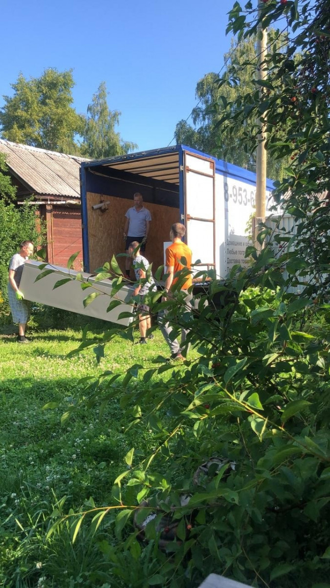 gazel-dlya-perevozki-mebeli-s-gruzchikami